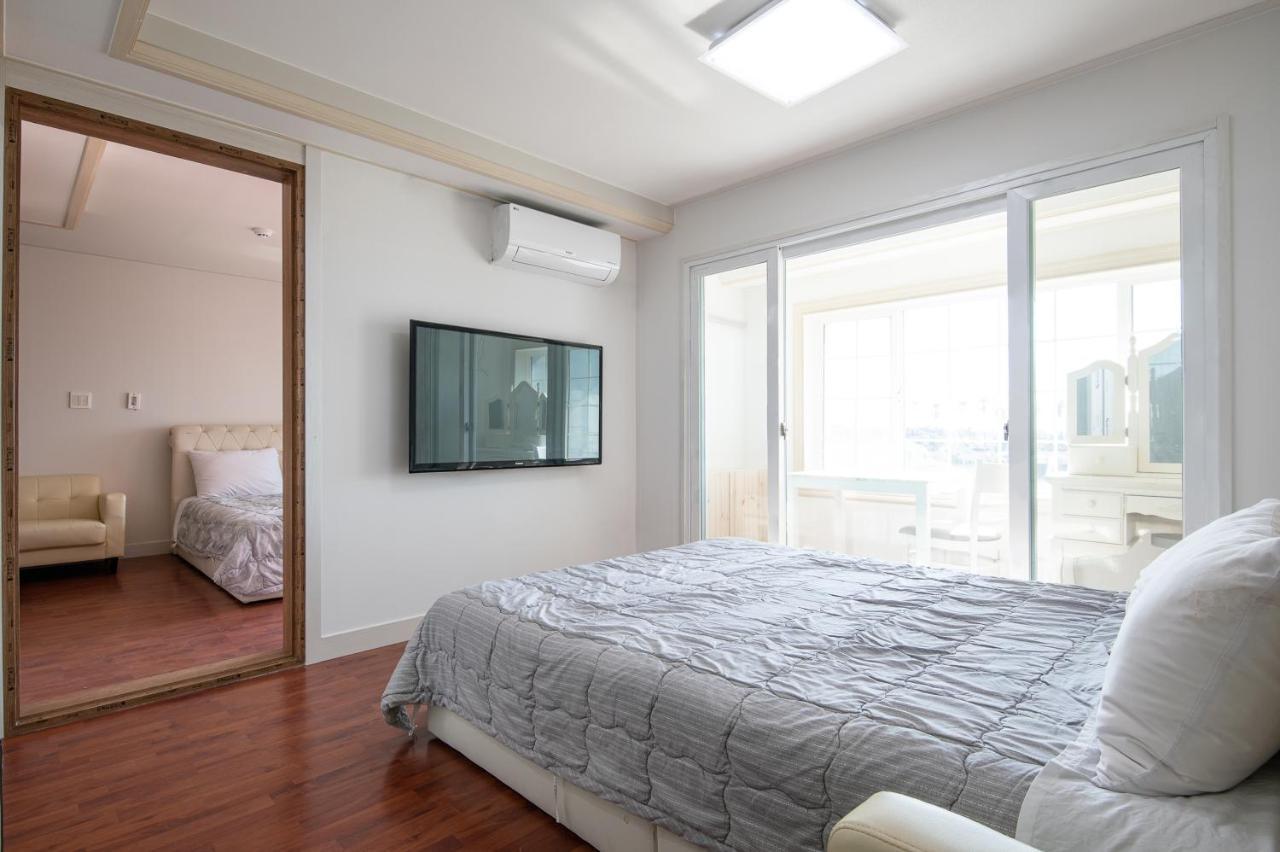 White Dream Pension Jeju Exterior foto